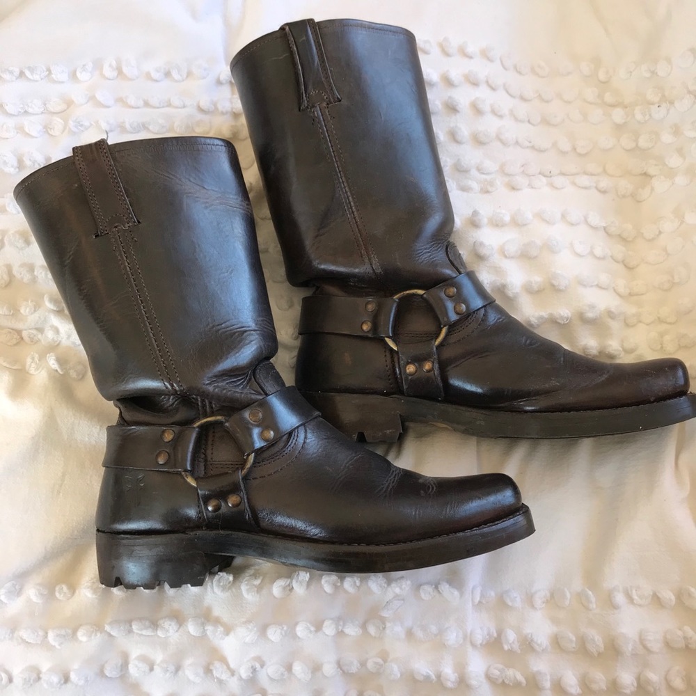 Polished brown Frye Harness 12R